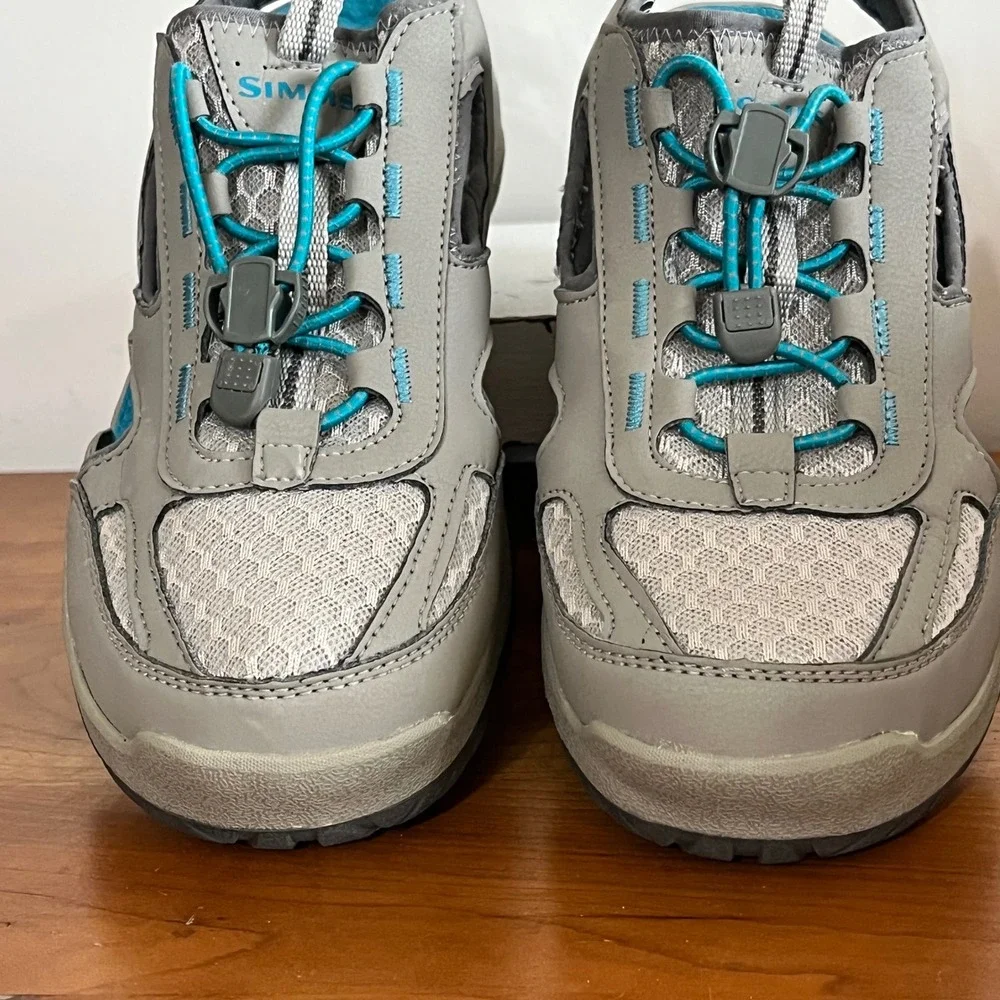 Simms‎ Right Angle Footbed Water Sandals Mens 9 Grey Teal Bungee Fishing 36999